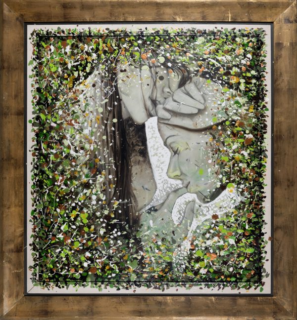 obra da série Gotejar, Roberto Camasmie une a delicadeza do retrato à força da pintura gestual. Entre respingos, texturas e nuances douradas, a figura feminina emerge em um instante de contemplação, revelando a beleza que nasce do encontro entre emoção, memória e movimento.”